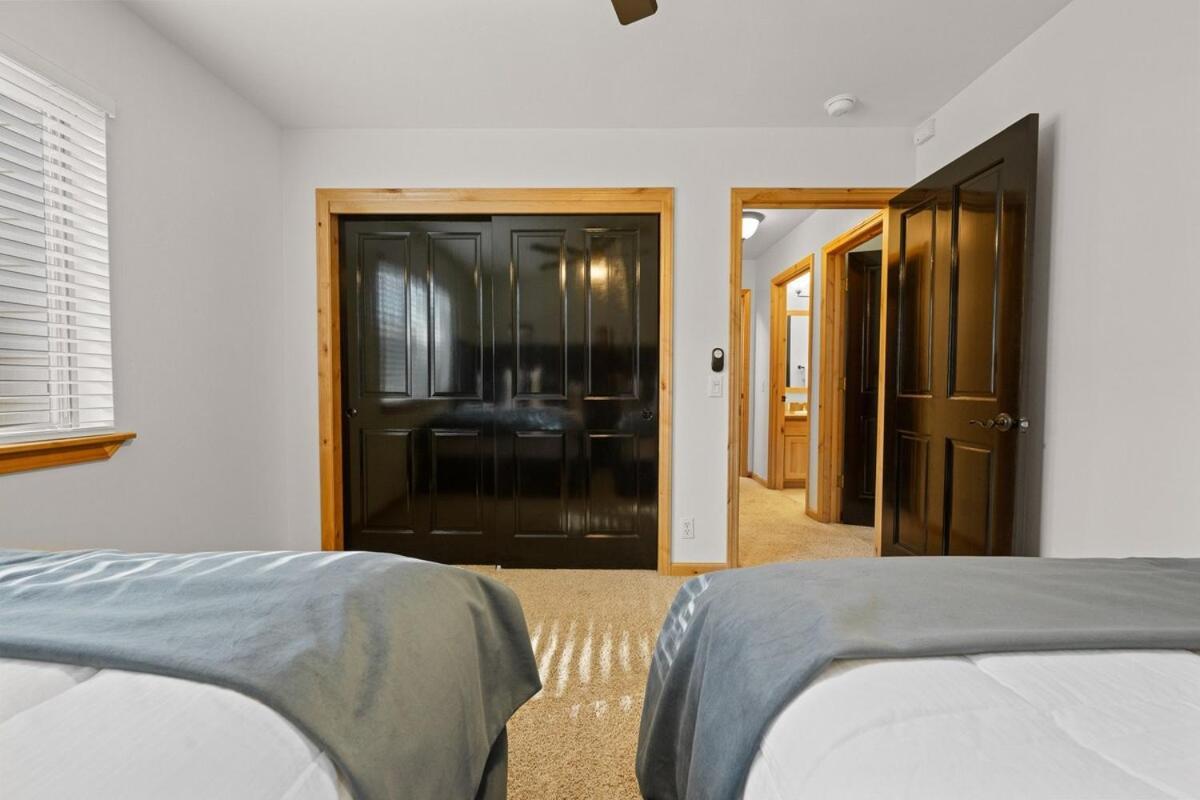 New Serenity Lodge Base Of Snow Summit Hot Tub บิ๊กแบร์เลค ภายนอก รูปภาพ